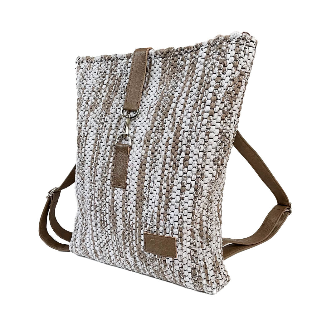 エストニアのNew Rustic 裂織バックパック