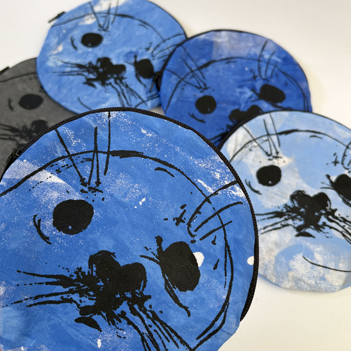 PILLEZOO Seal ラウンドポーチ