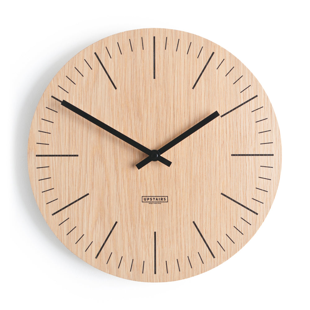 OAKY WALL CLOCK M01