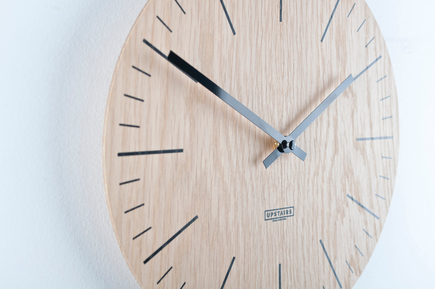 OAKY WALL CLOCK M01